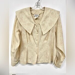 90s Vintage cream floral big collar blouse Medium long sleeve button front Twee